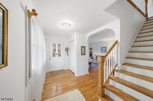 4 Emmet Roche Dr, Montville Twp., NJ 07005