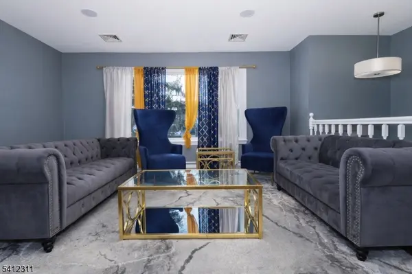 16 Arthur Rd, Hopatcong Boro, NJ 07874