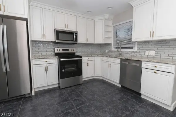 16 Arthur Rd, Hopatcong Boro, NJ 07874