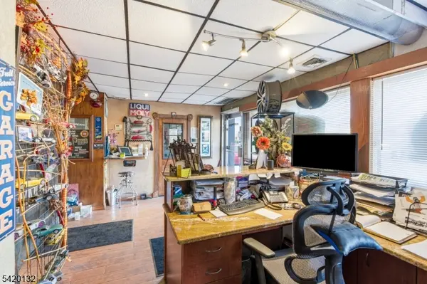 2210 Park Ave, South Plainfield Boro, NJ 07080