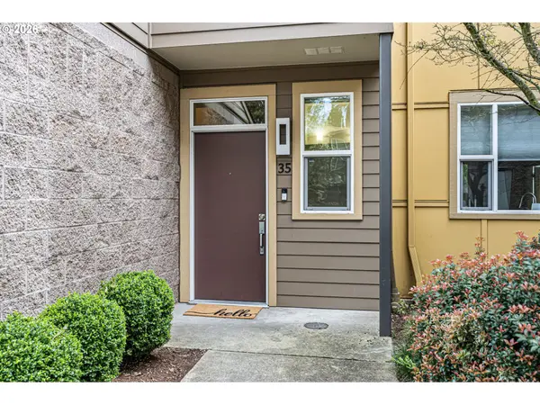 327 RUSTIC PL #35, Eugene, OR 97401