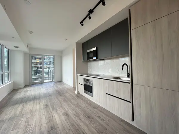 108 Peter ST #1202, Toronto C01, ON M5V 2G7