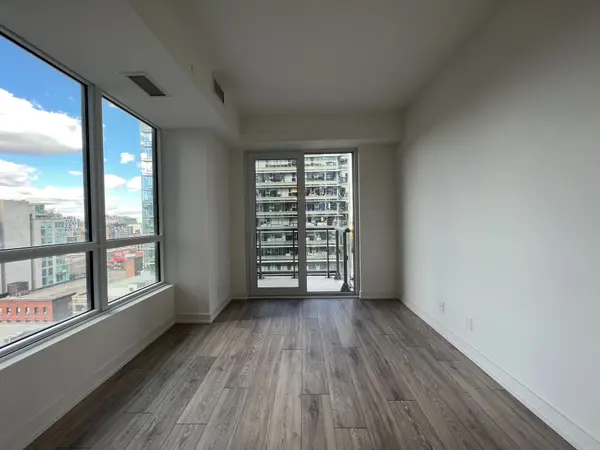 108 Peter ST #1202, Toronto C01, ON M5V 2G7