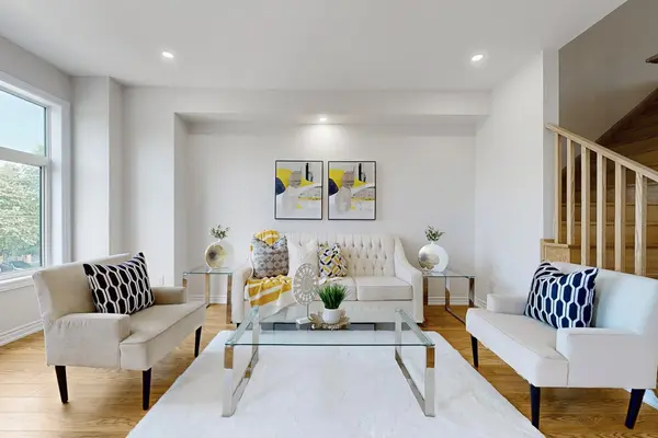 384 Okanagan PATH, Oshawa, ON L1H 0B1