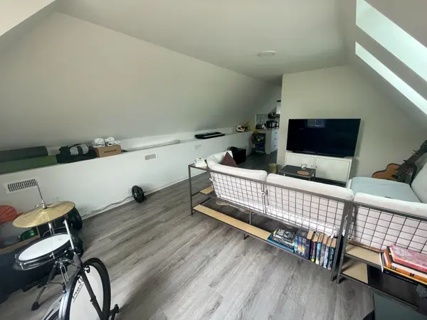 1258 Broadview AVE #4, Toronto E03, ON M4K 2T4