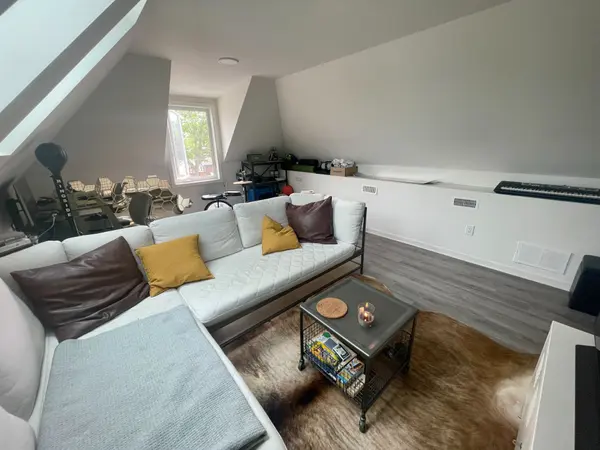 1258 Broadview AVE #4, Toronto E03, ON M4K 2T4