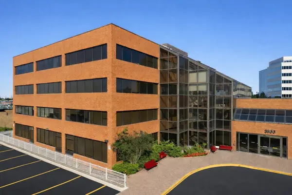 3800 Steeles AVE W #101, Vaughan, ON L4L 4G9