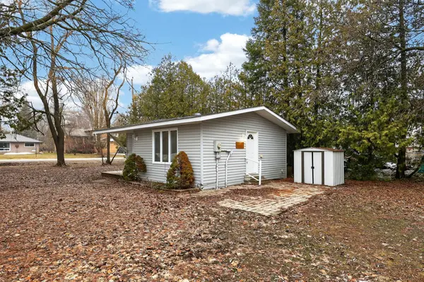 2073 Kate AVE, Innisfil, ON L9S 1Y3