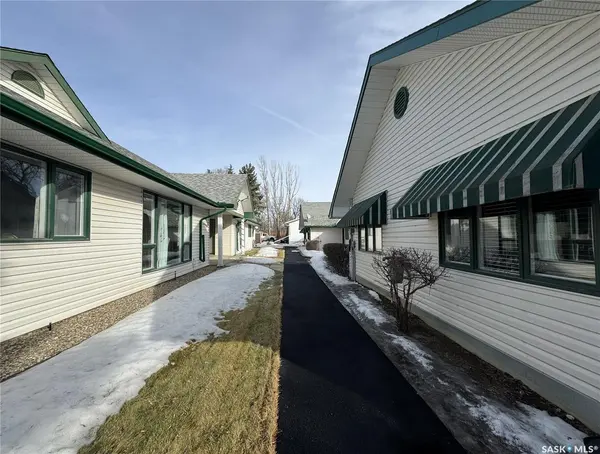 111 2nd AVENUE E #105, Rosetown, SK S0L 2V0