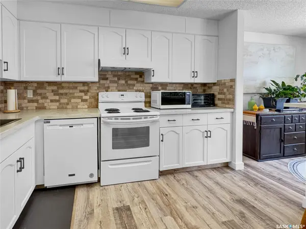 1452 102nd STREET #204, North Battleford, SK S9A 1G7