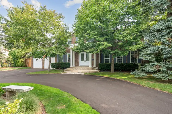 219 Valleyview CT, Oakville, ON L6L 5H9