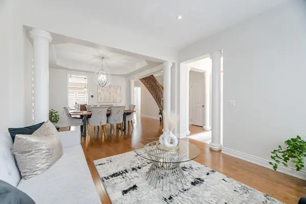 80 Scotchmere CRES, Brampton, ON L6P 3A6