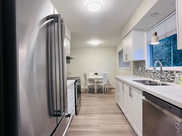 243 Appleby Line, Burlington, ON L7L 2X3