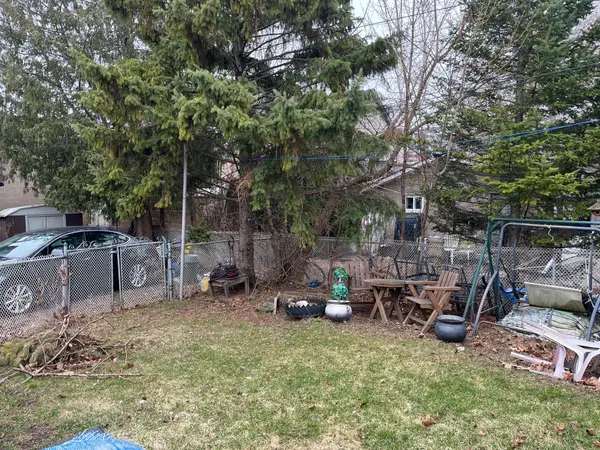 61 Fairfield AVE, Toronto W06, ON M8W 1R6