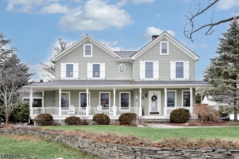 215 Hill St, Midland Park Boro, NJ 07432