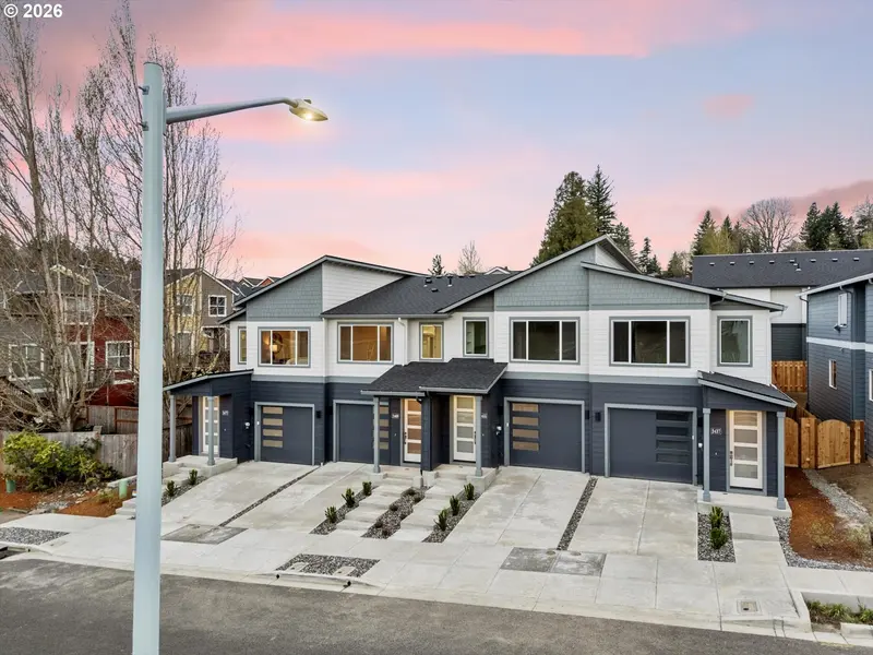 2469 NW 1ST DR, Gresham, OR 97030