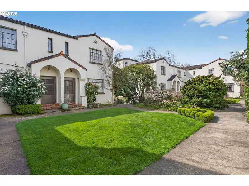 2325 NE FLANDERS ST #8, Portland, OR 97232