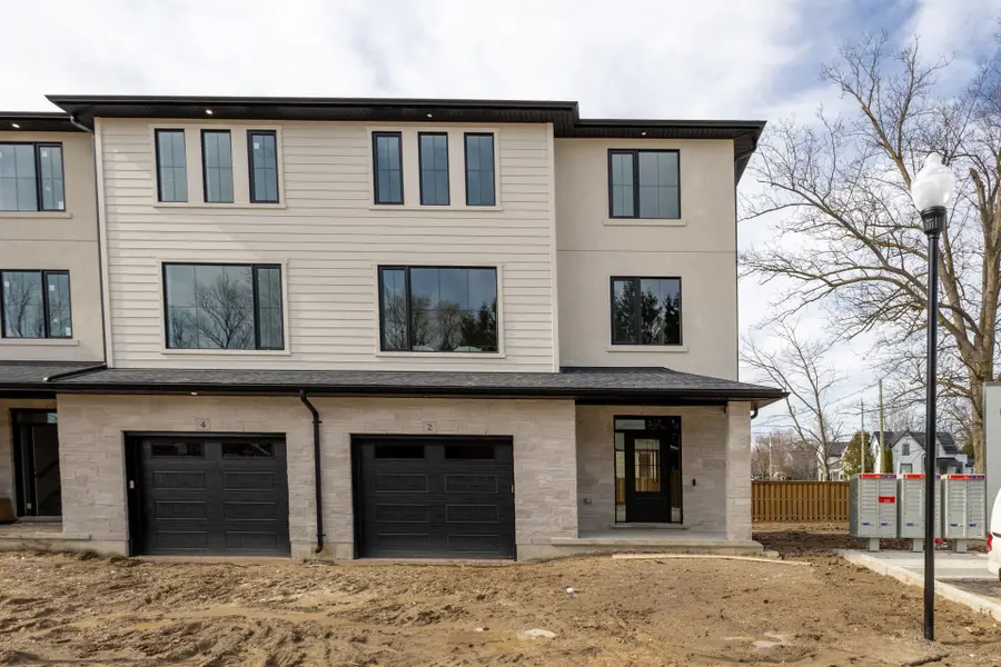 233 Upper Queen ST #2, Thames Centre, ON N0M 2P0