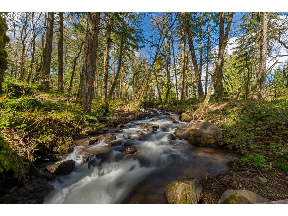 445 COUNTRY CLUB RD, Hood River, OR 97031