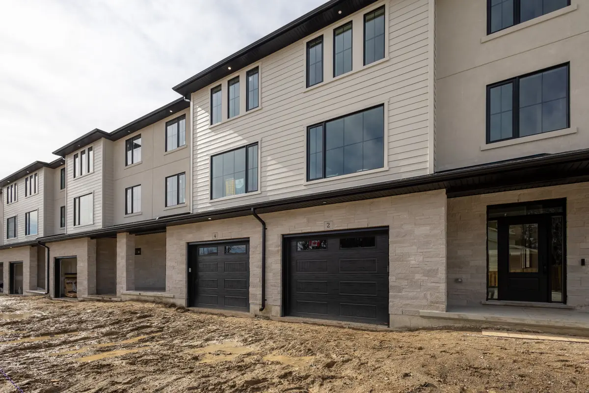 233 Upper Queen ST #4, Thames Centre, ON N0M 2P0