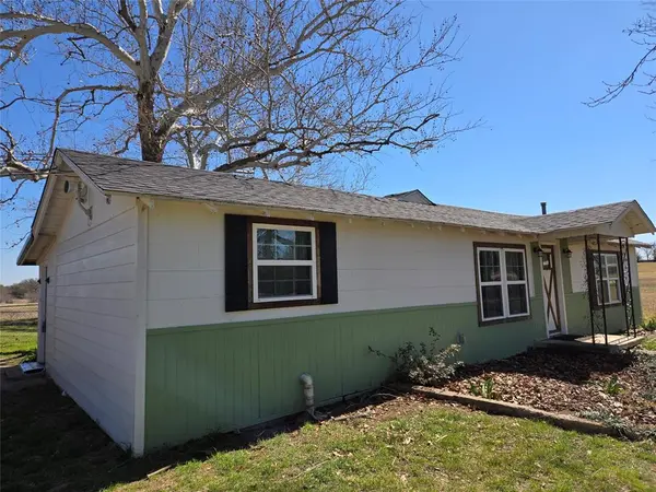 305 S Leon Street,  Gustine,  TX 76455