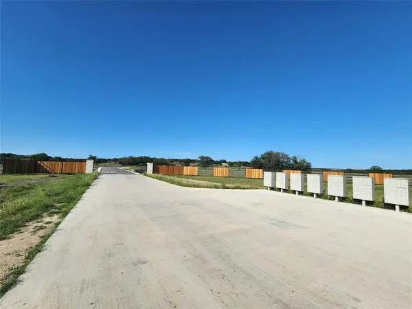 366 Yellowstone Drive, Oglesby, TX 76561