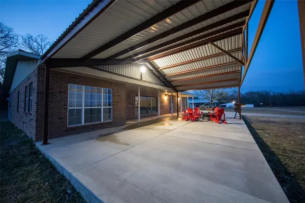 1095 FM 194, Blossom, TX 75416