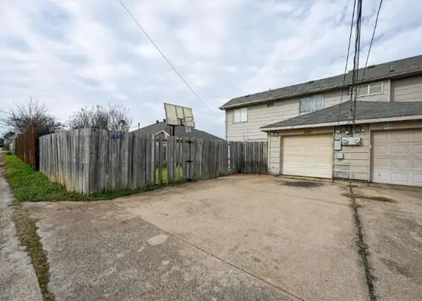 6611 Olivewood Drive, Arlington, TX 76001