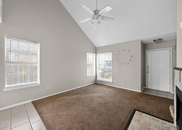 6611 Olivewood Drive, Arlington, TX 76001