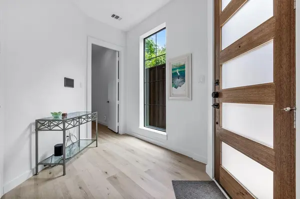 2325 Hondo Avenue, Dallas, TX 75219