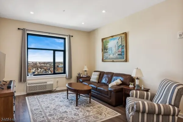 1 Carriage City Plz #1707, Rahway City, NJ 07065