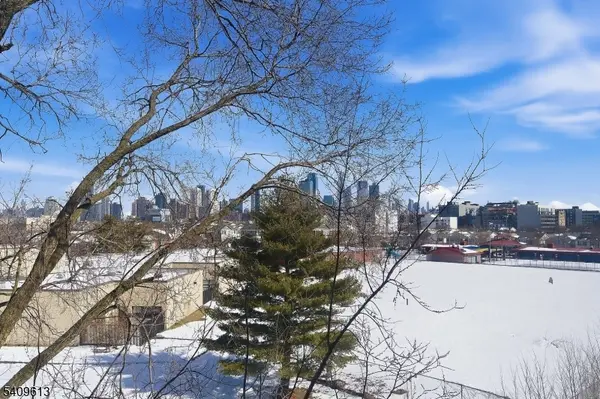 160 Lafayette St #401, Jersey City, NJ 07304