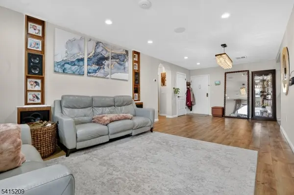 2 Ann St  S308 #S308, Clifton City, NJ 07013