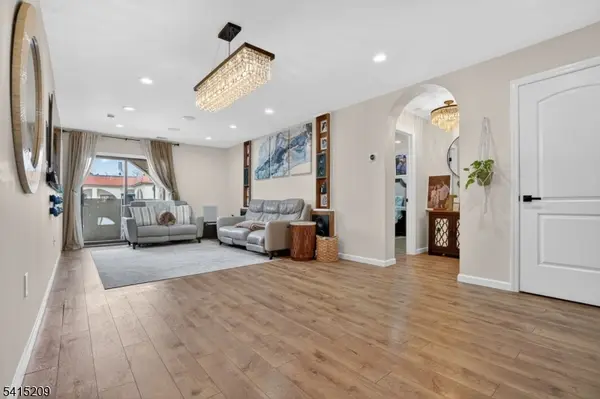 2 Ann St  S308 #S308, Clifton City, NJ 07013