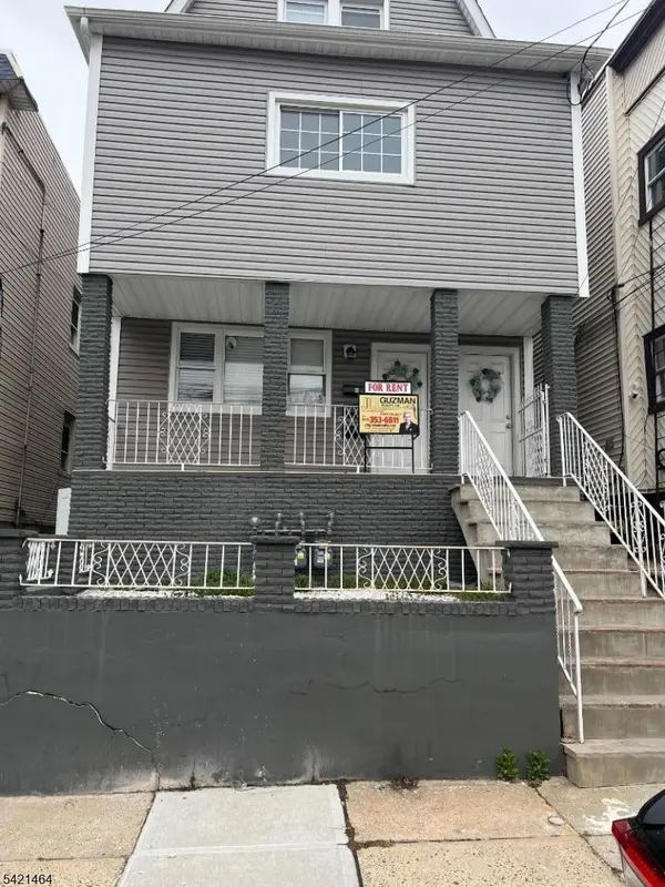 227 Palmer St #2, Elizabeth City, NJ 07202