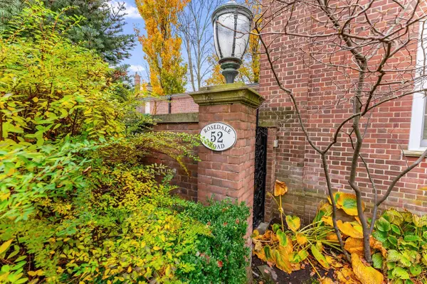 52 Rosedale RD, Toronto C09, ON M4W 2P6