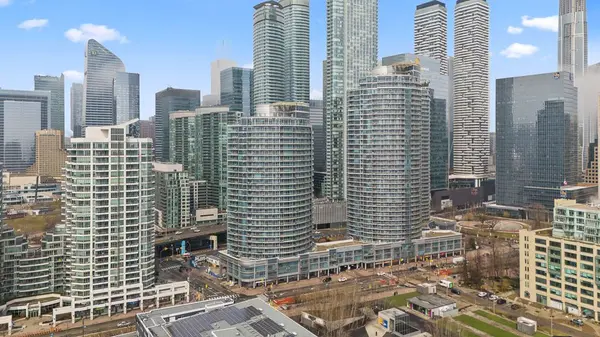 218 Queens Quay BLVD W #2103, Toronto C01, ON M5J 2Y6