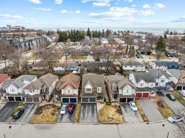 1211 Monica Cook PL, Pickering, ON L1W 4A4