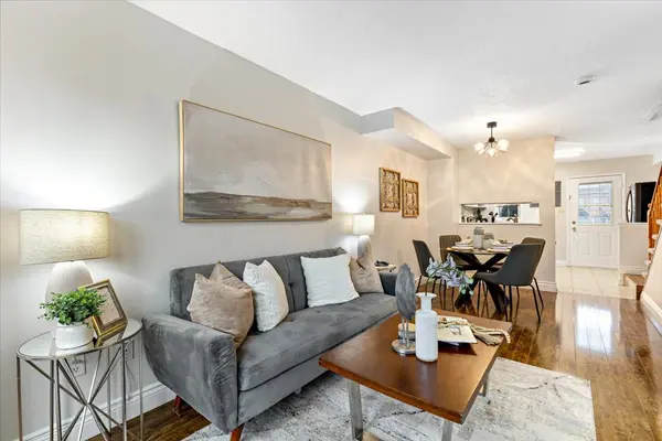 2 Hedge End RD #90, Toronto E11, ON M1B 5Z8