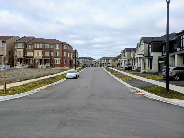 2862 Shortreed GDNS, Pickering, ON L0H 1M0