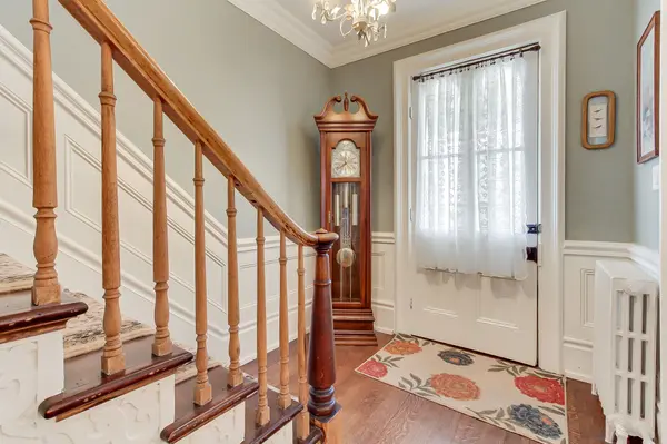 49 John ST E, Bradford West Gwillimbury, ON L3Z 1G3