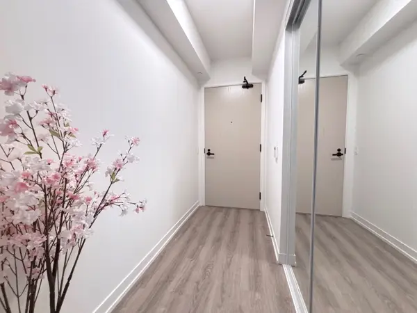 195 Commerce ST #2915, Vaughan, ON L4K 0P9