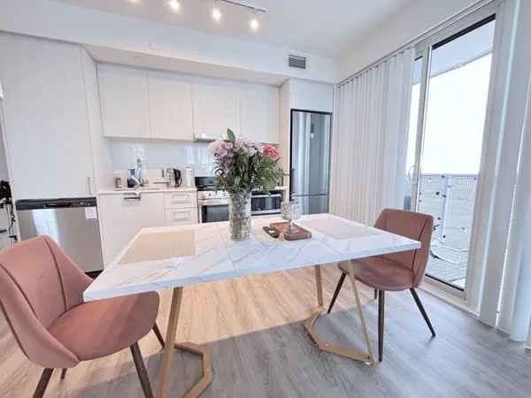 195 Commerce ST #2915, Vaughan, ON L4K 0P9