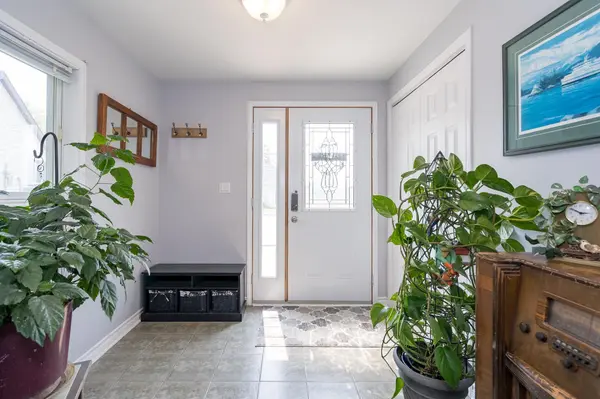 5632 Penetanguishene RD, Springwater, ON L0L 1P0