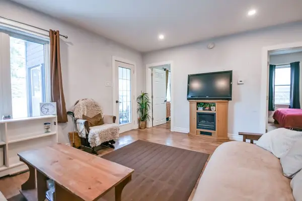 125 Queen ST W, Springwater, ON L0L 1P0