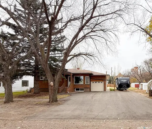 220 1st STREET W, Ponteix, SK S0N 1Z0