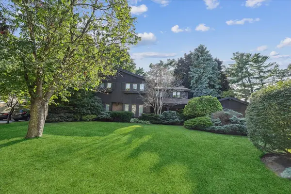 250 Gatestone AVE, Oakville, ON L6J 5R9