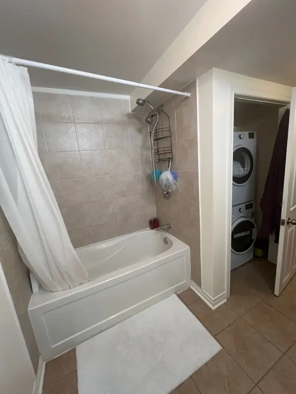 4594 Bismark CRES, Mississauga, ON L5R 1J8