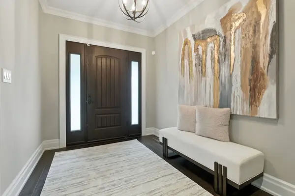 391 Patricia DR, Burlington, ON L7T 1J9