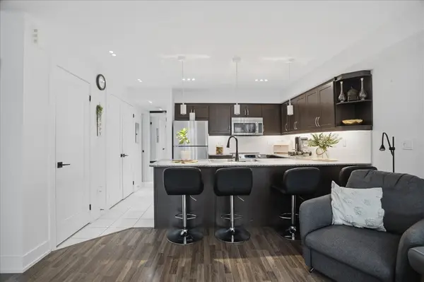 132 Widdicombe Hill BLVD #307, Toronto W09, ON M9R 0A9